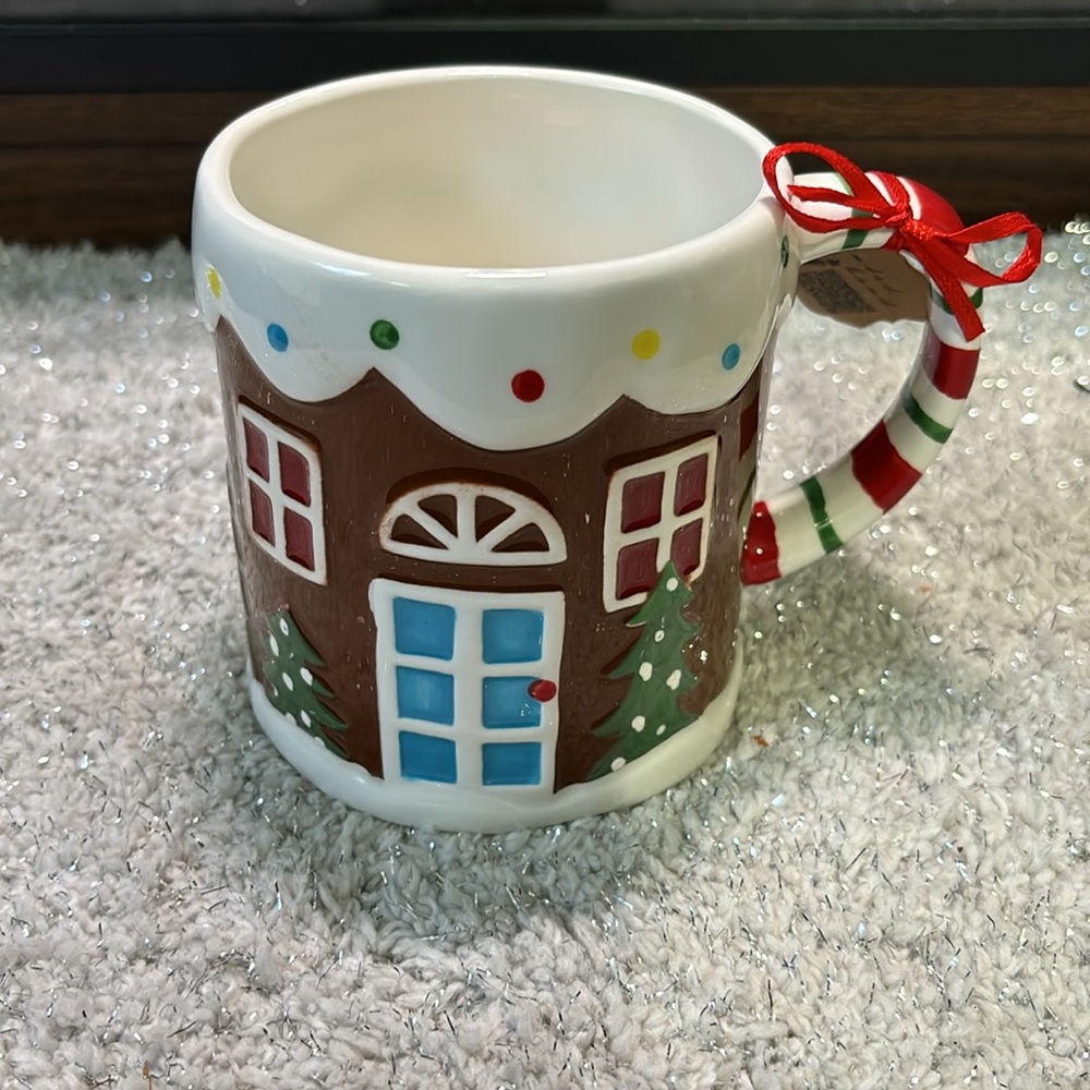 Very pretty Christmas mug! - Picture 2 of 6